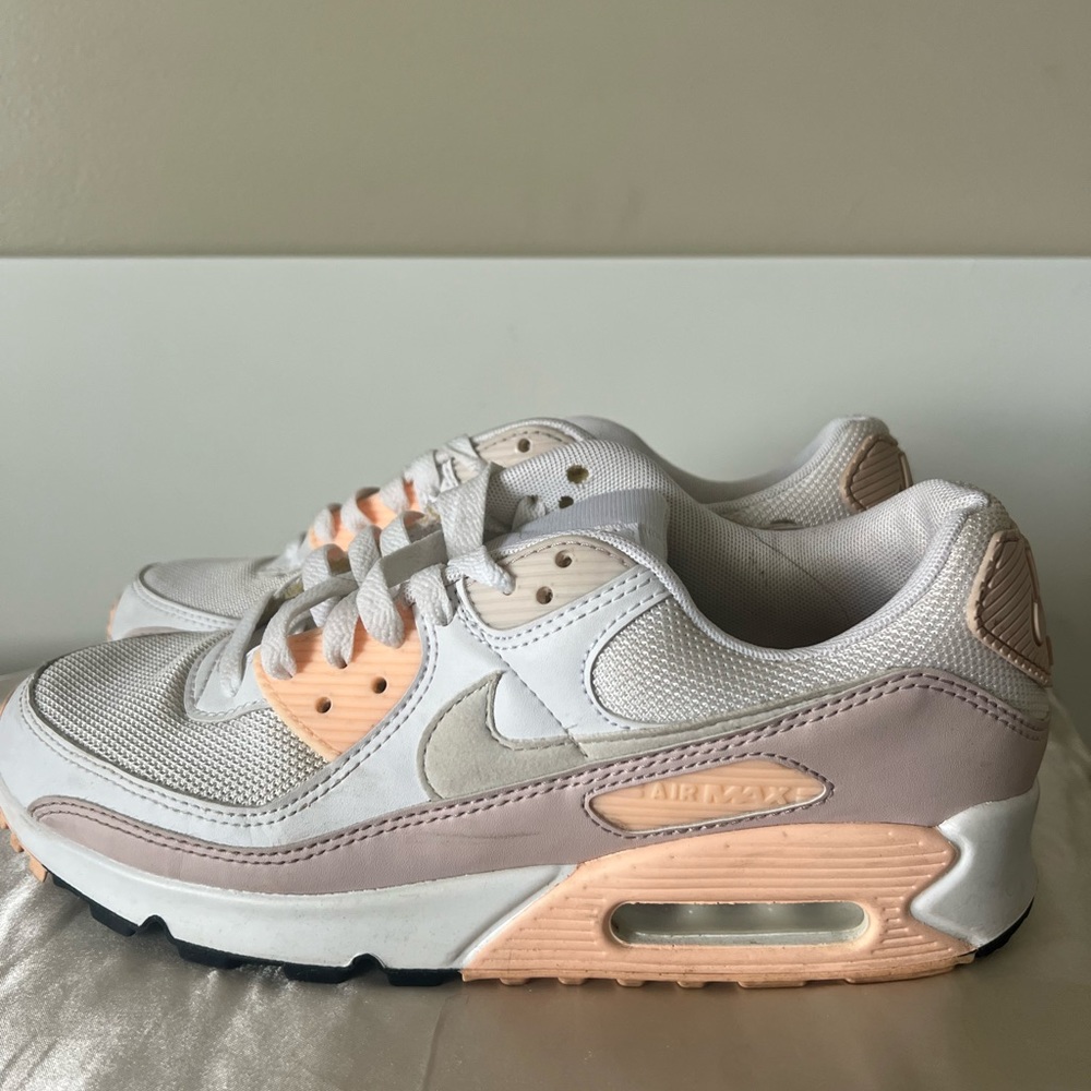 Nike - Women’s Air Max 90 Size 9